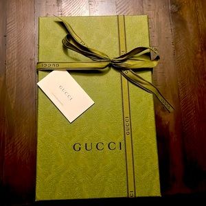 Gucci empty shoe/gift box w/ribbon
